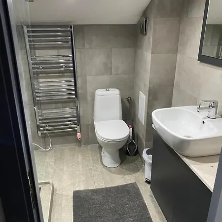 Elegant 3 Alexander Services Luxury Four Bedroom Penthouse 아파트 반스코