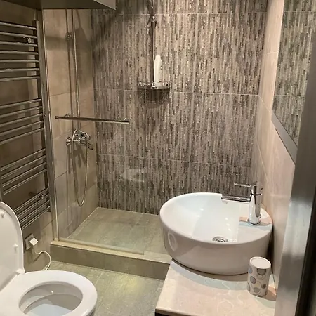 Elegant 3 Alexander Services Luxury Four Bedroom Penthouse 반스코